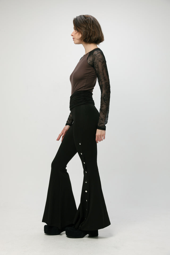 Relaxing Black Snaps Leggings