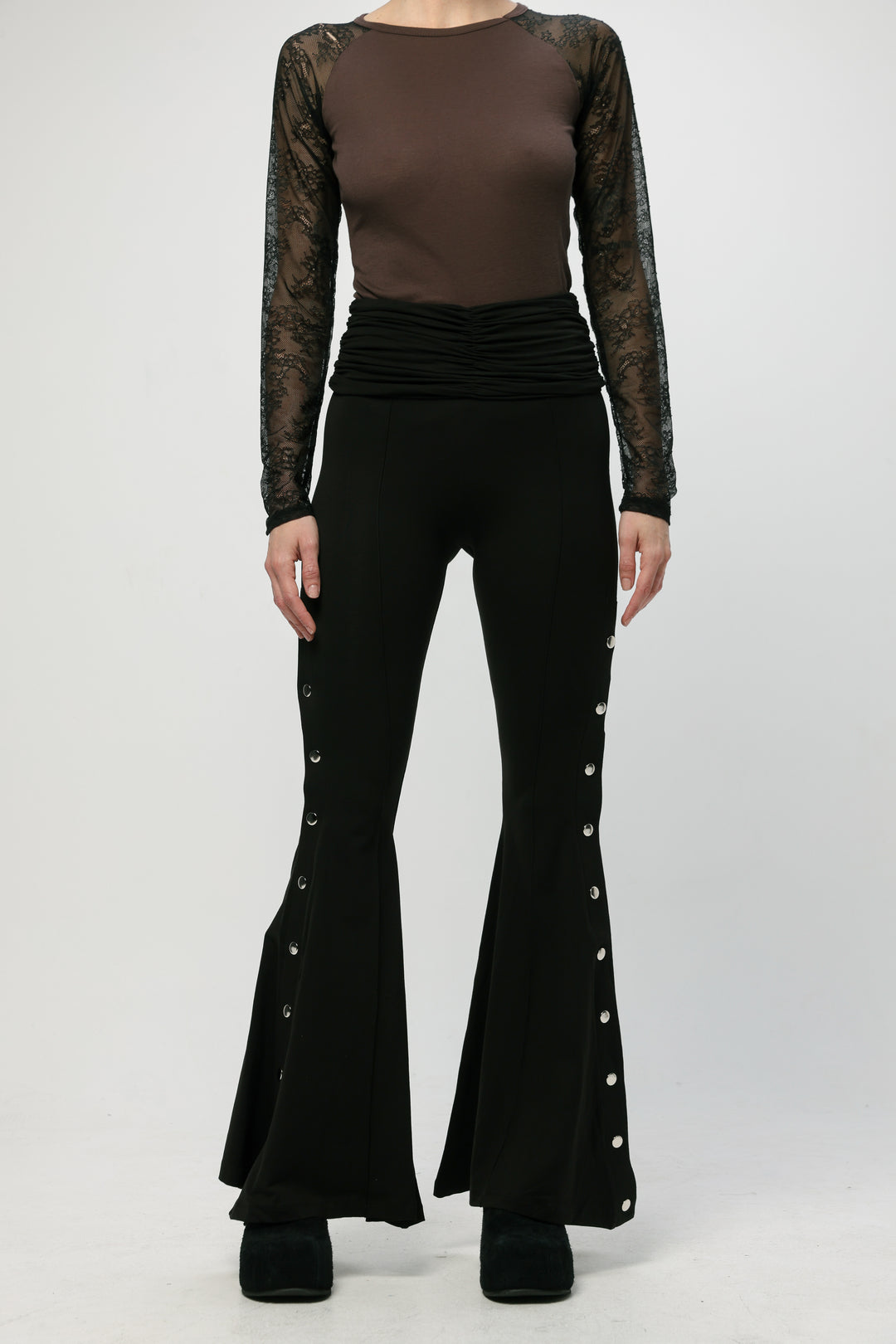 Relaxing Black Snaps Leggings