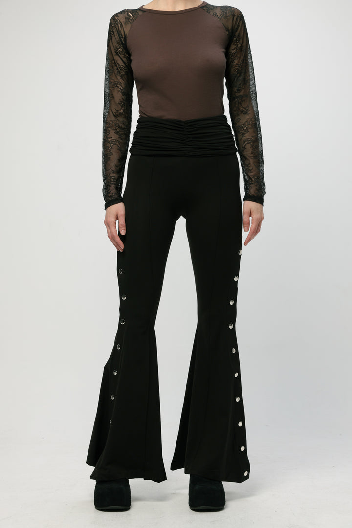 Relaxing Black Snaps Leggings