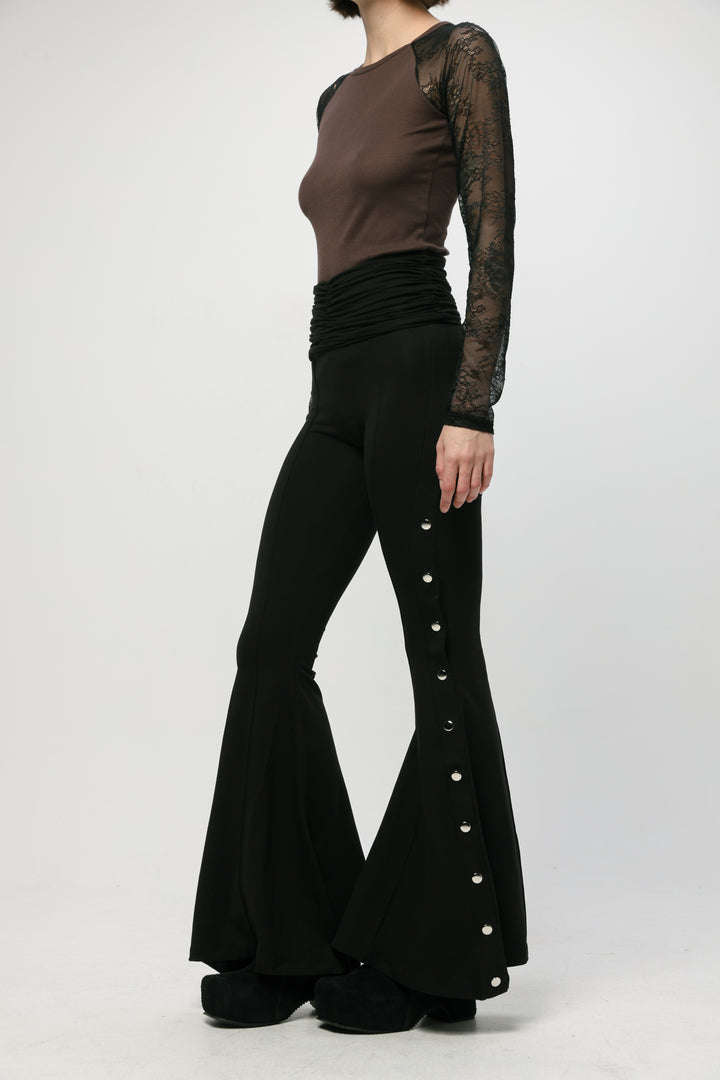 Relaxing Black Snaps Leggings