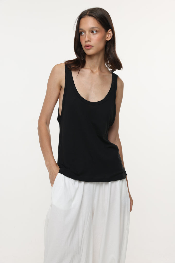 Clean48 Black Tank