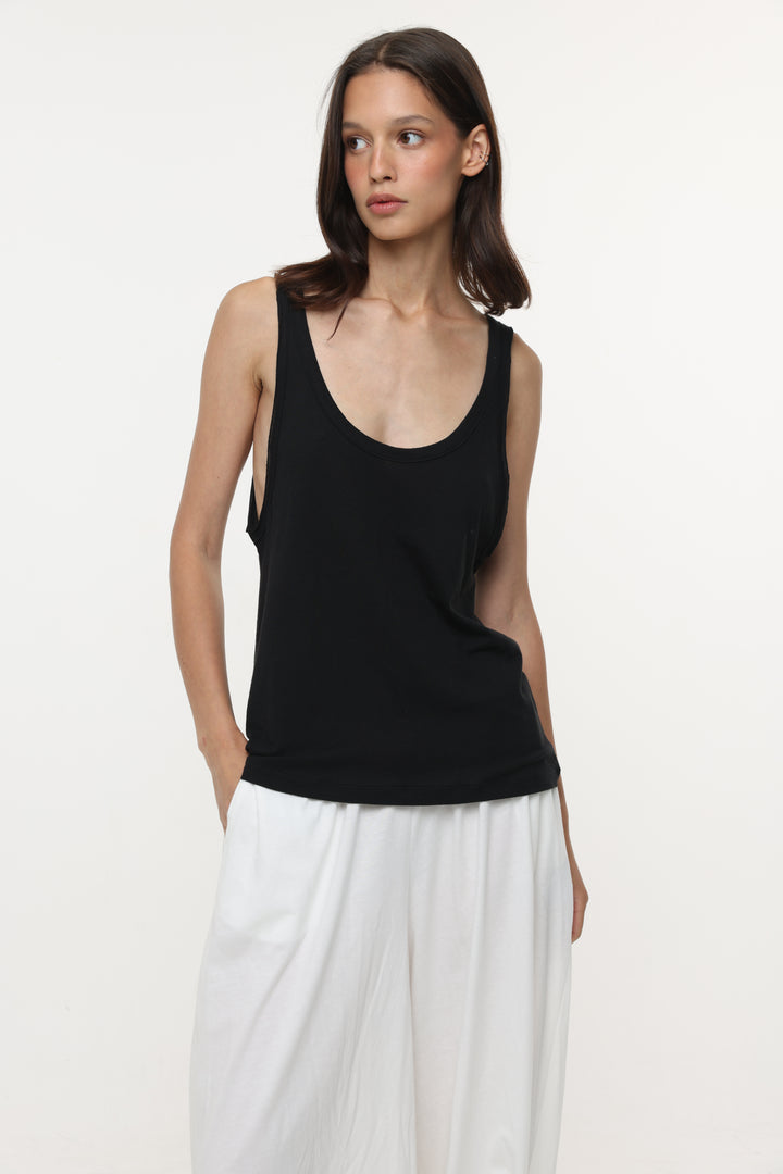 Clean48 Black Tank