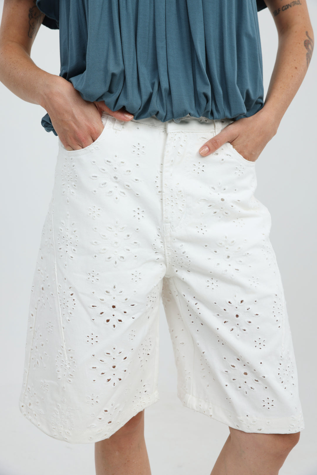 Star 641 White Bermuda Denim