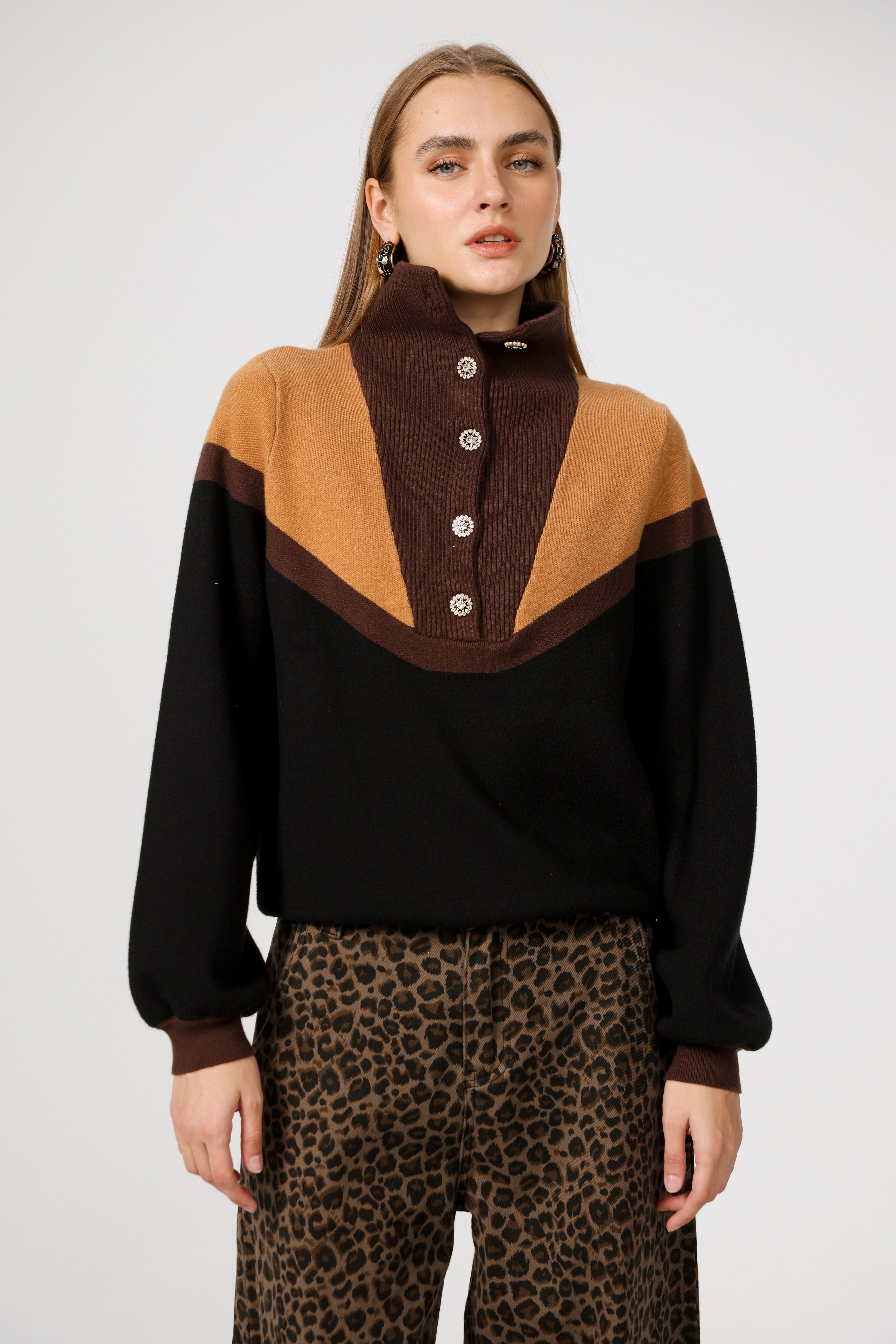 Hug Camel Sweater – SEESTARZ