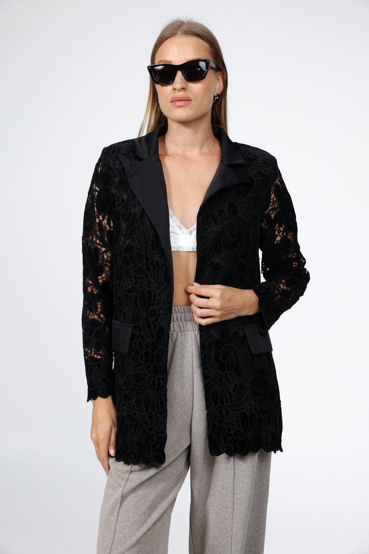 Black Floral Lace & Velvet Blazer בלייזר שחור תחרה וקטיפה