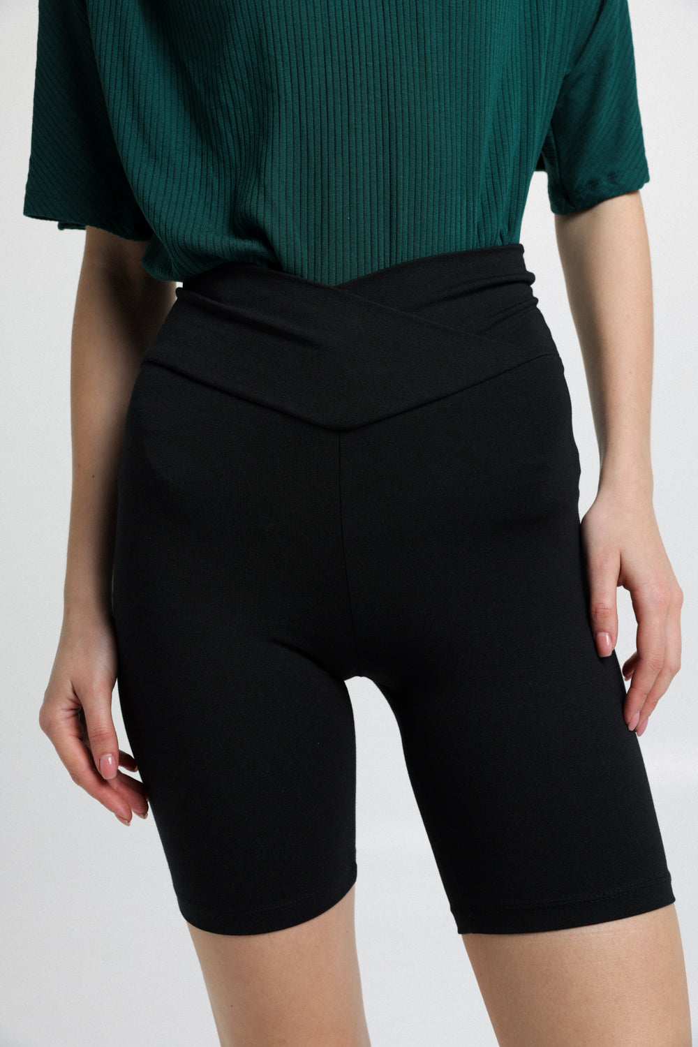 Every Black Short Legging