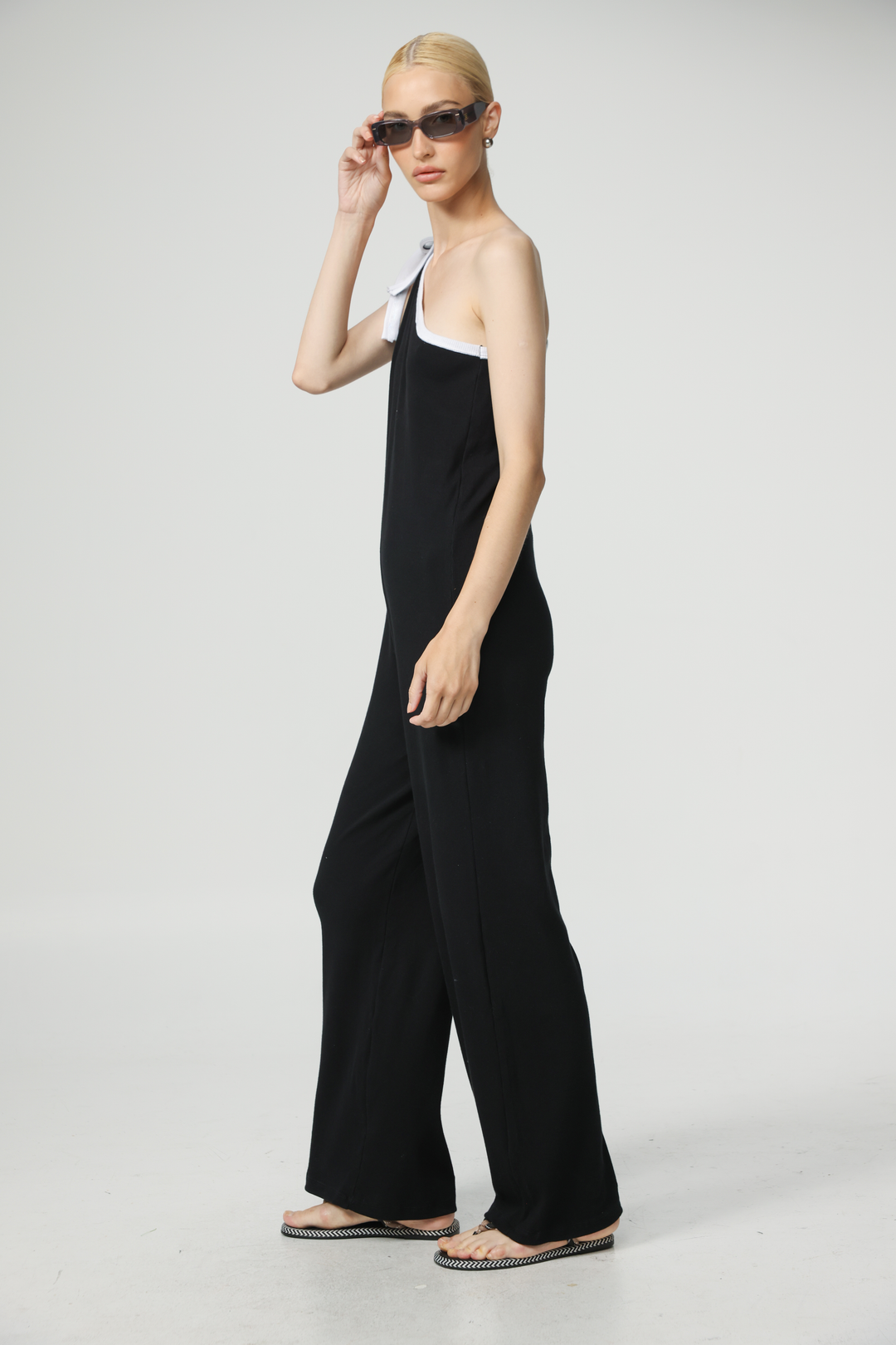 אוברול כתף אחת שחור מידה XS Tie Black&White One Shoulder Jumpsuit