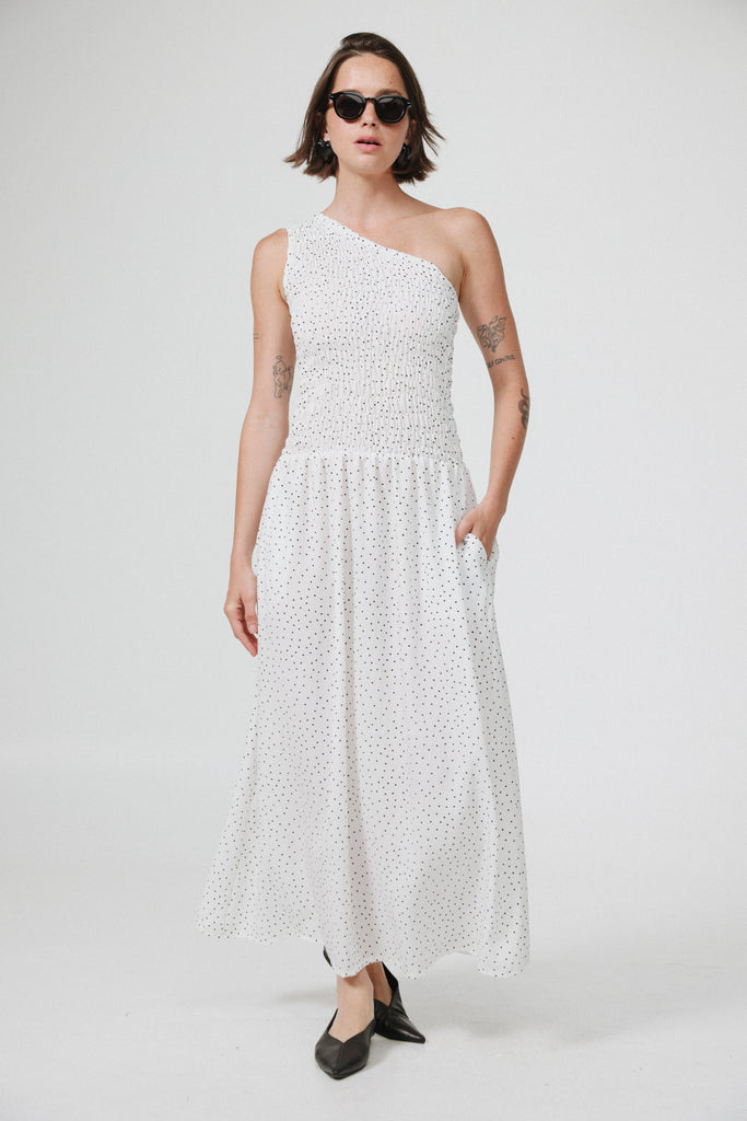ワンダースワン Wonder White Dots One Shoulder Dress – SEESTARZ