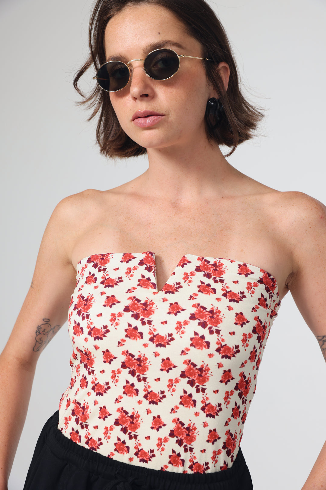Fantasy Rose Floral V Top