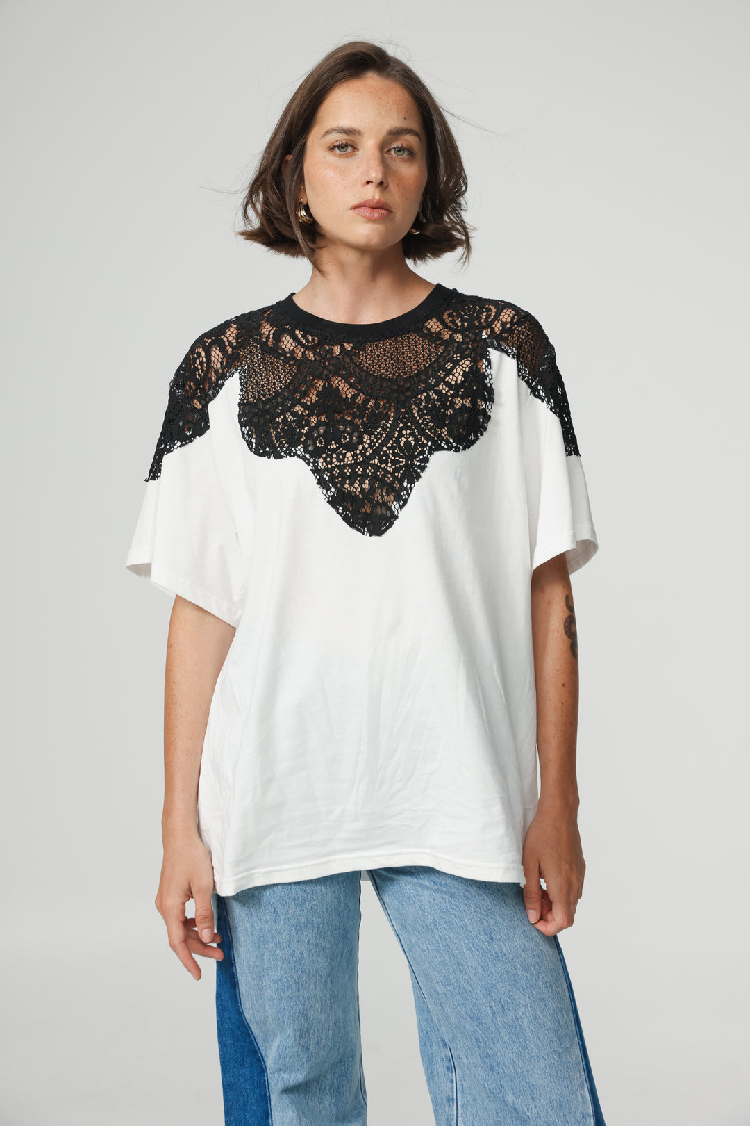Lion White/Black Lace T-Shirt