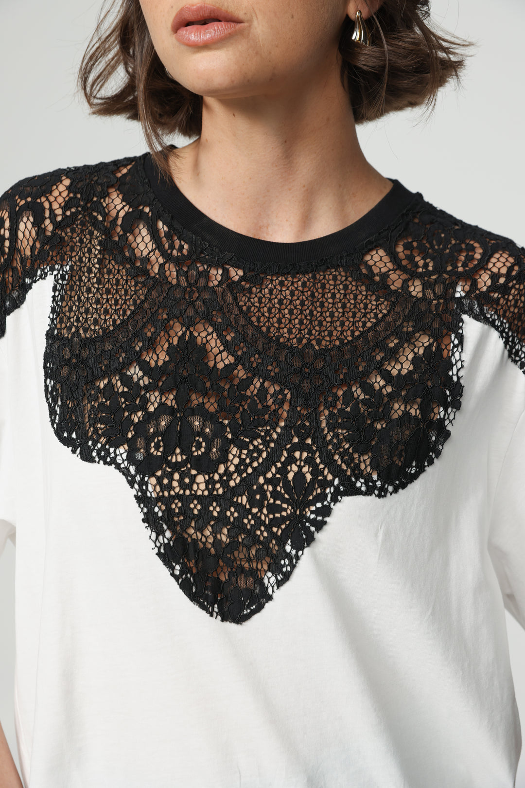 Lion White/Black Lace T-Shirt