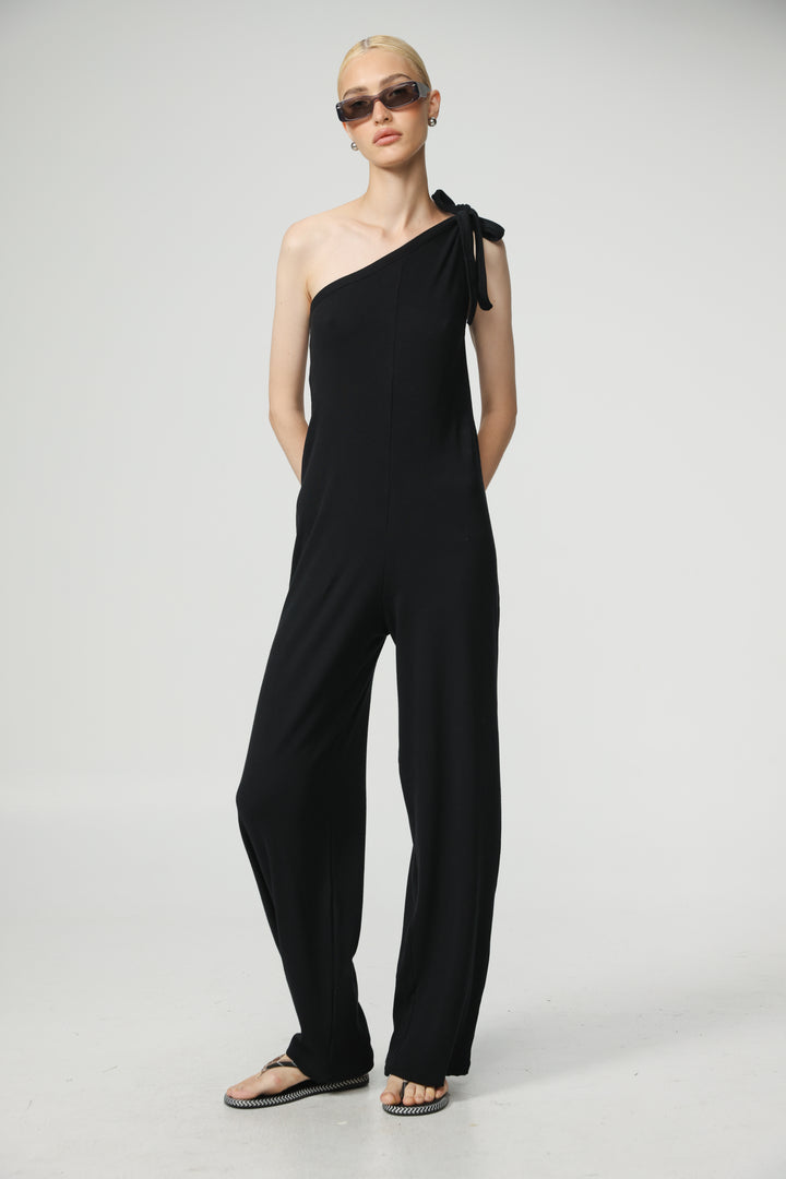 אוברול שחור כתף אחת עם קשירת פפיון Tie Black One Shoulder Jumpsuit