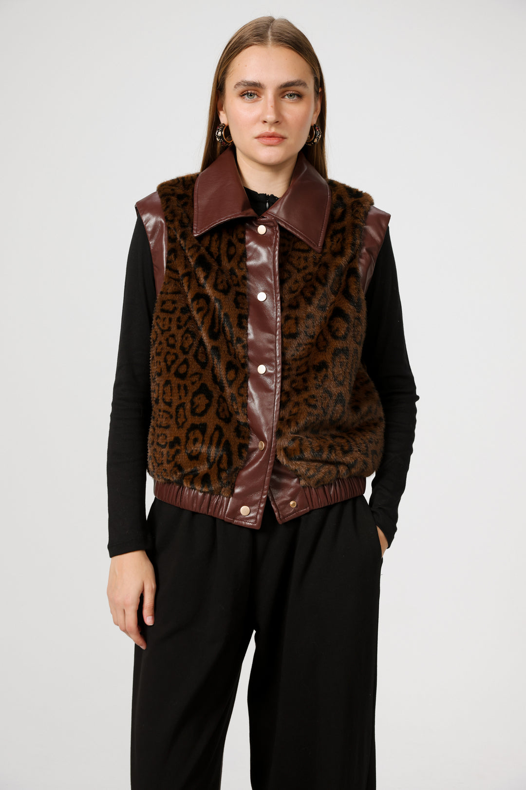 וסט מנומר עם כפתורים Fluffy Leopard Vest 