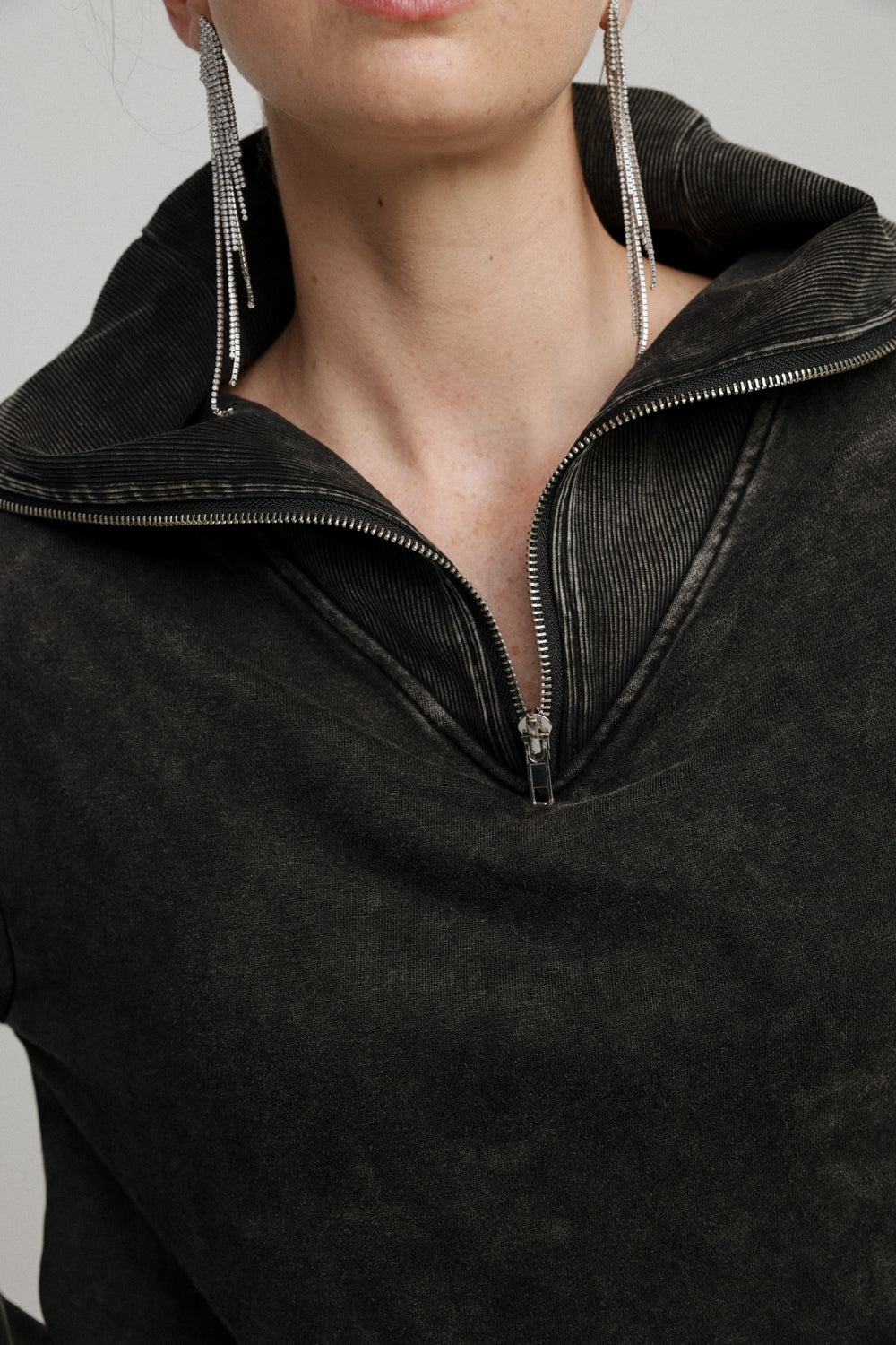 Asa Black Zippered Sweatshirt