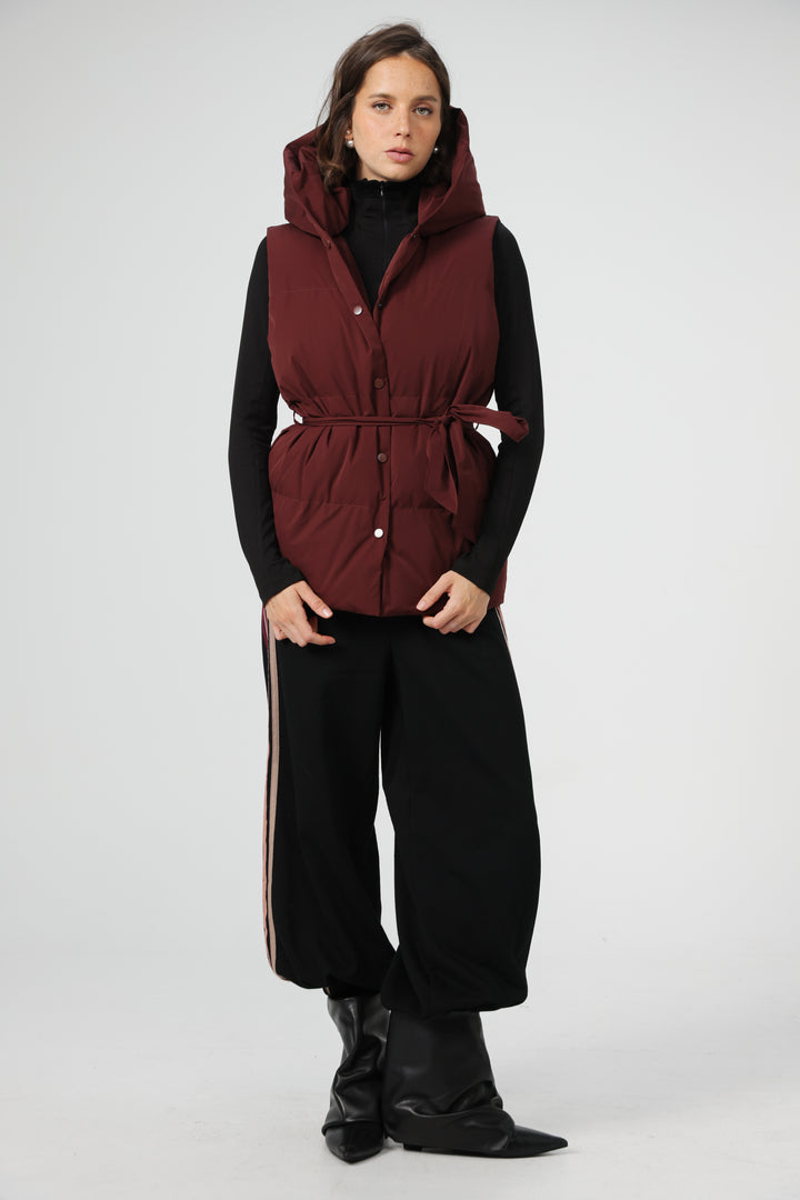 וסט אדום סגור Quilted Wine Vest
