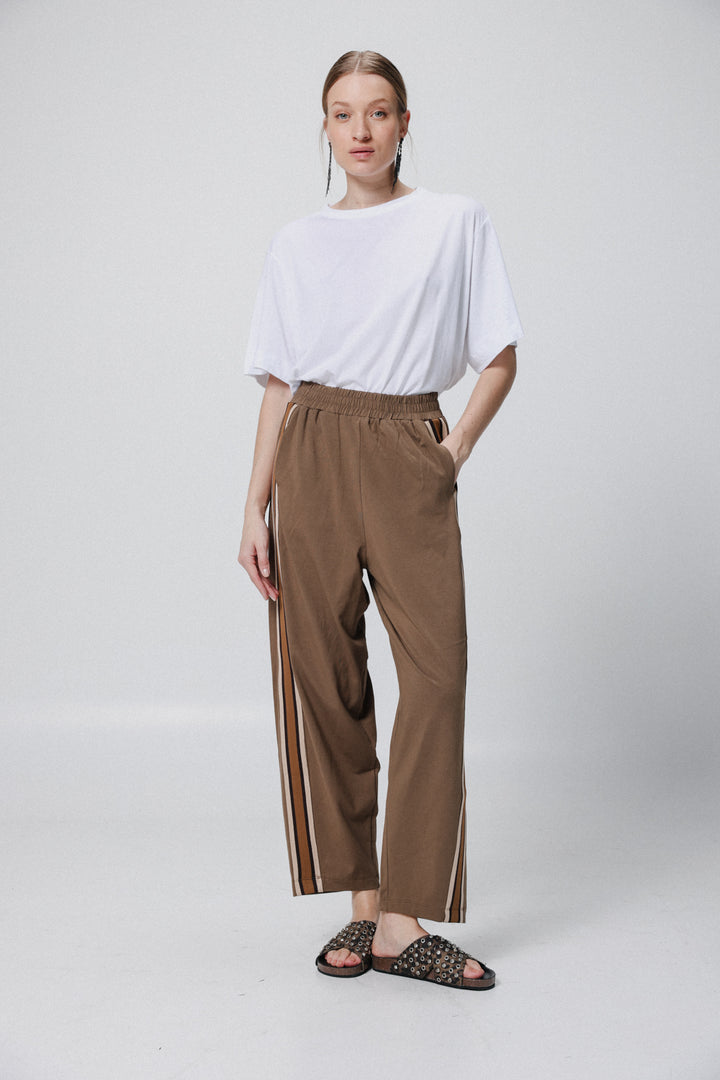 Change Camel Striped Bottoms