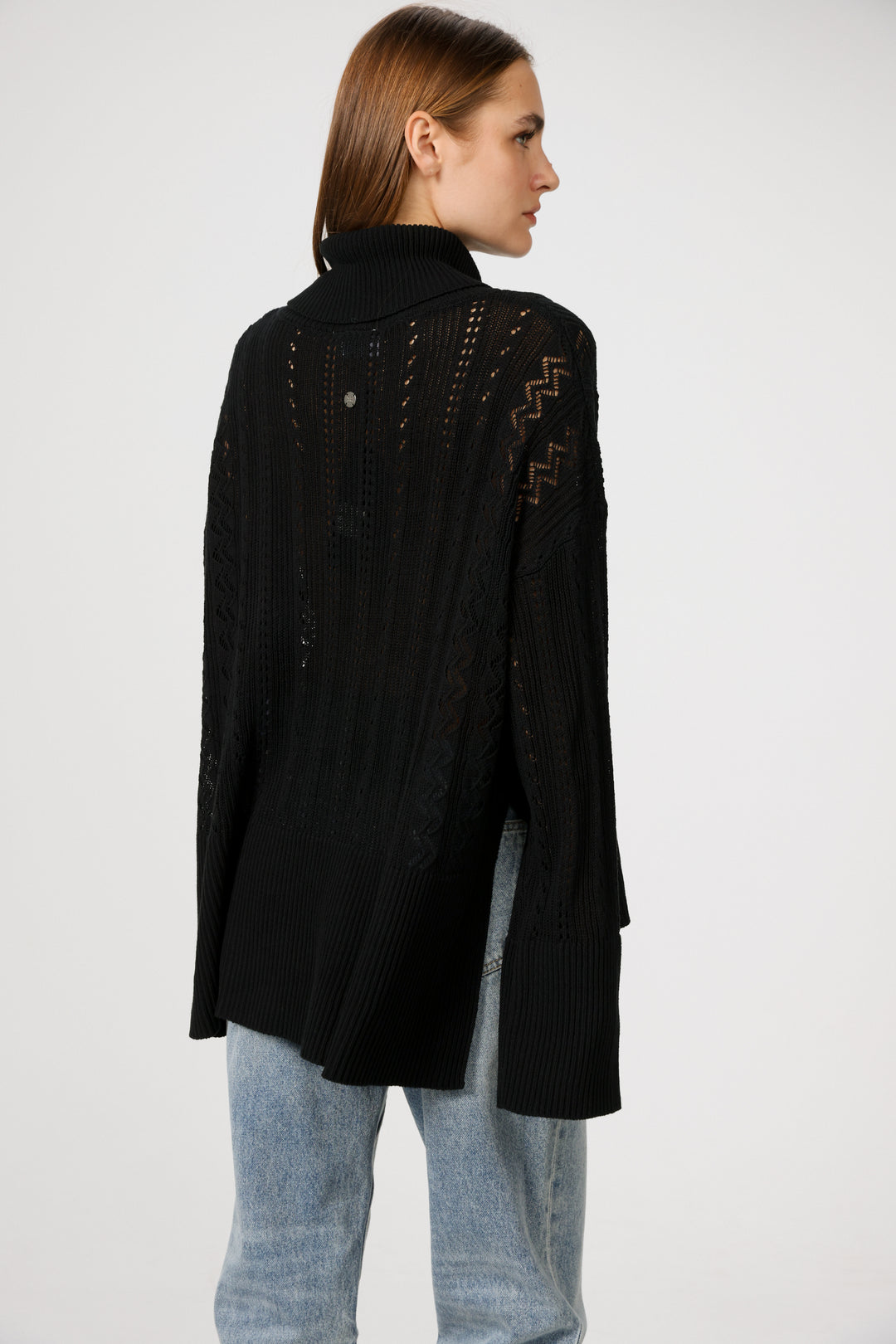 סריג שחור גב Still Black Jumper
