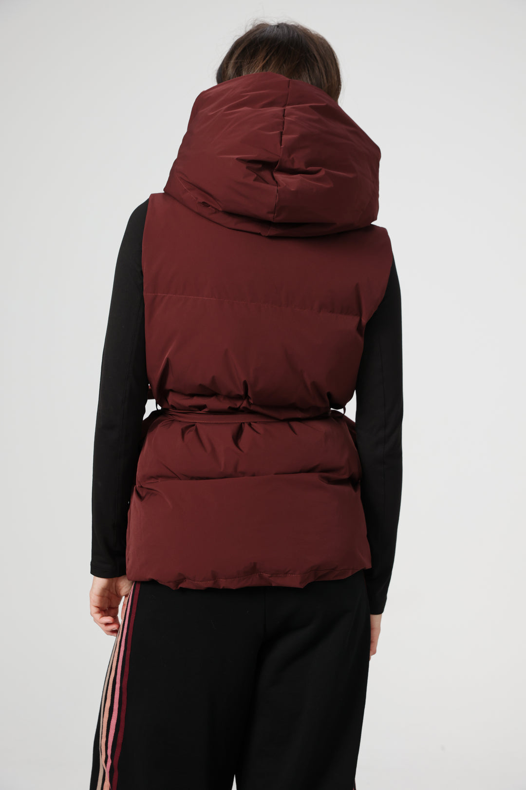 וסט בצבע יין אדום גב Quilted Wine Vest