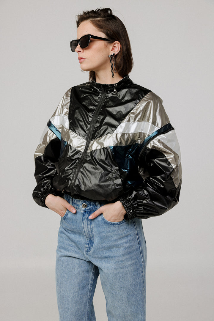 Black Nylon Jacket ג'קט ניילון נשים גזרה נינוחה
