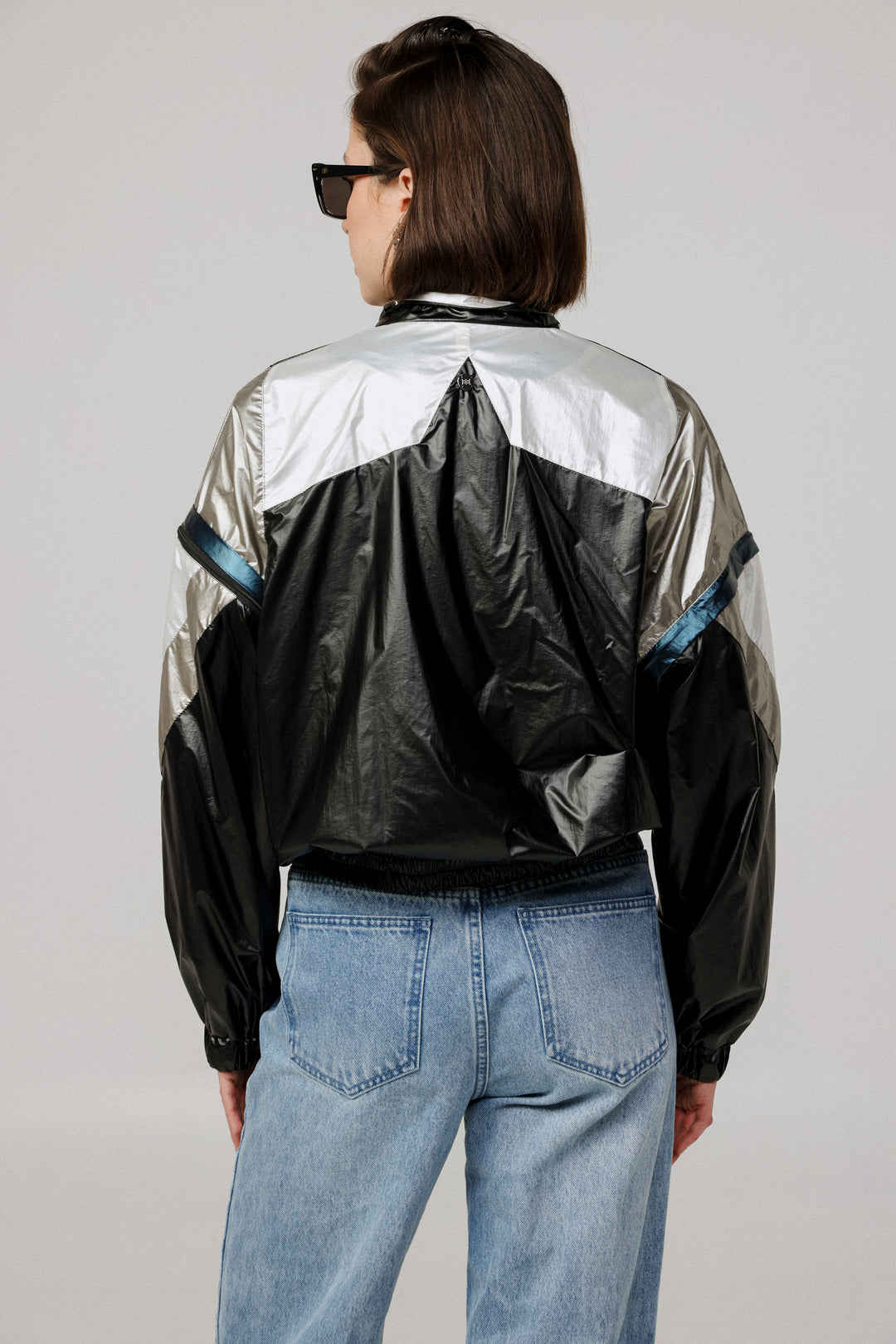 Black Nylon Jacket ג'קט ניילון עם כתפיים נמוכות 