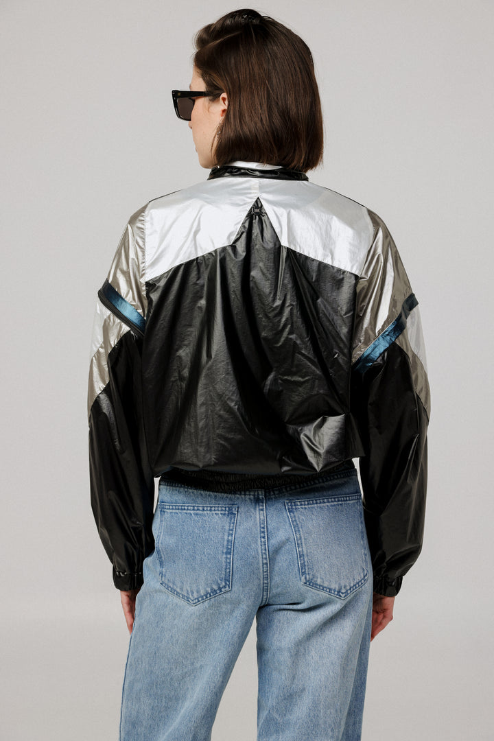 Black Nylon Jacket ג'קט ניילון עם כתפיים נמוכות 