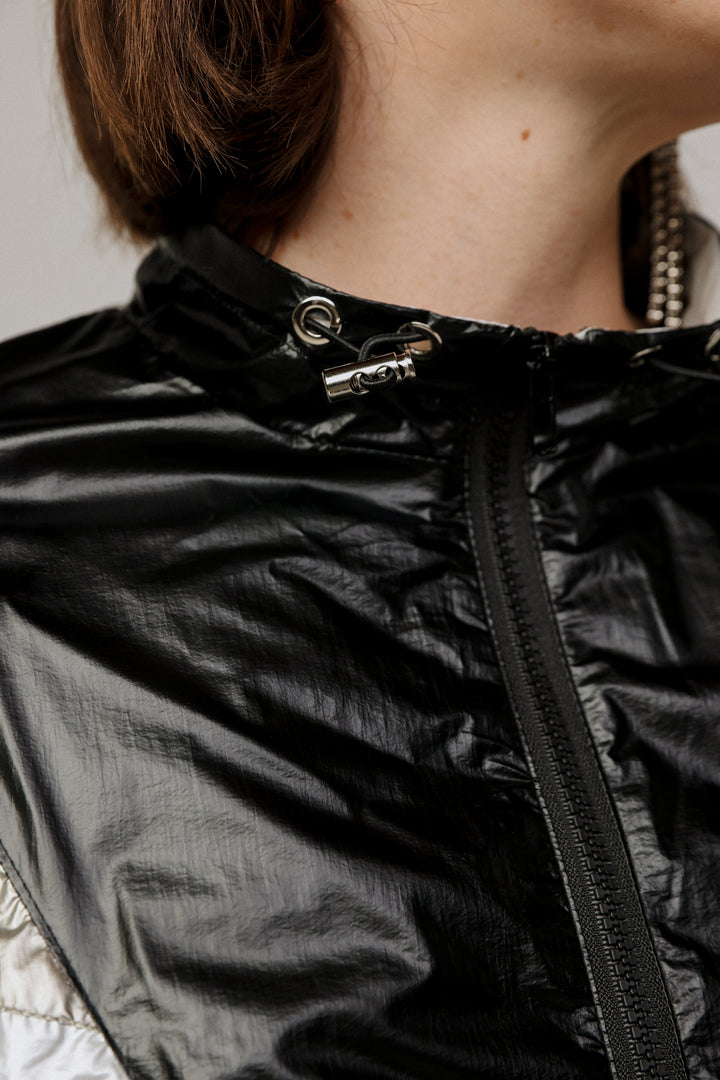 Black Nylon Jacket ג'קט ניילון עם סגירת רוכסן מלאה