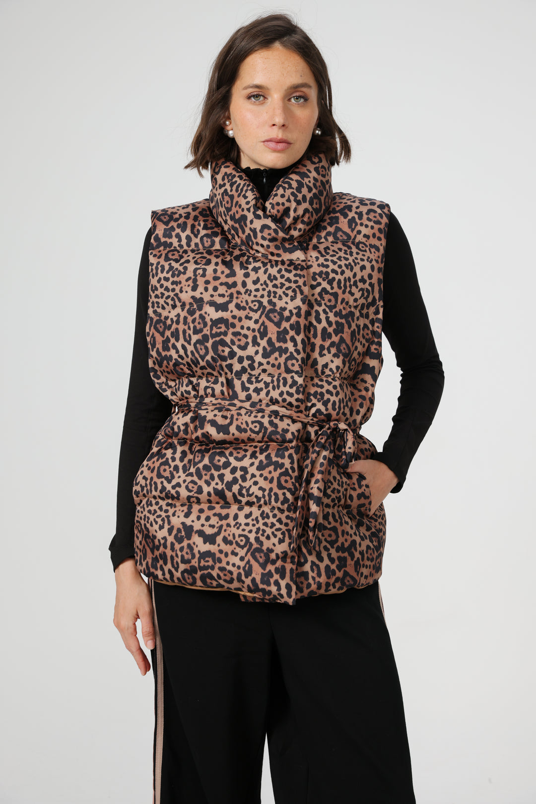 וסט מנומר מרופד Quilted Leopard Vest