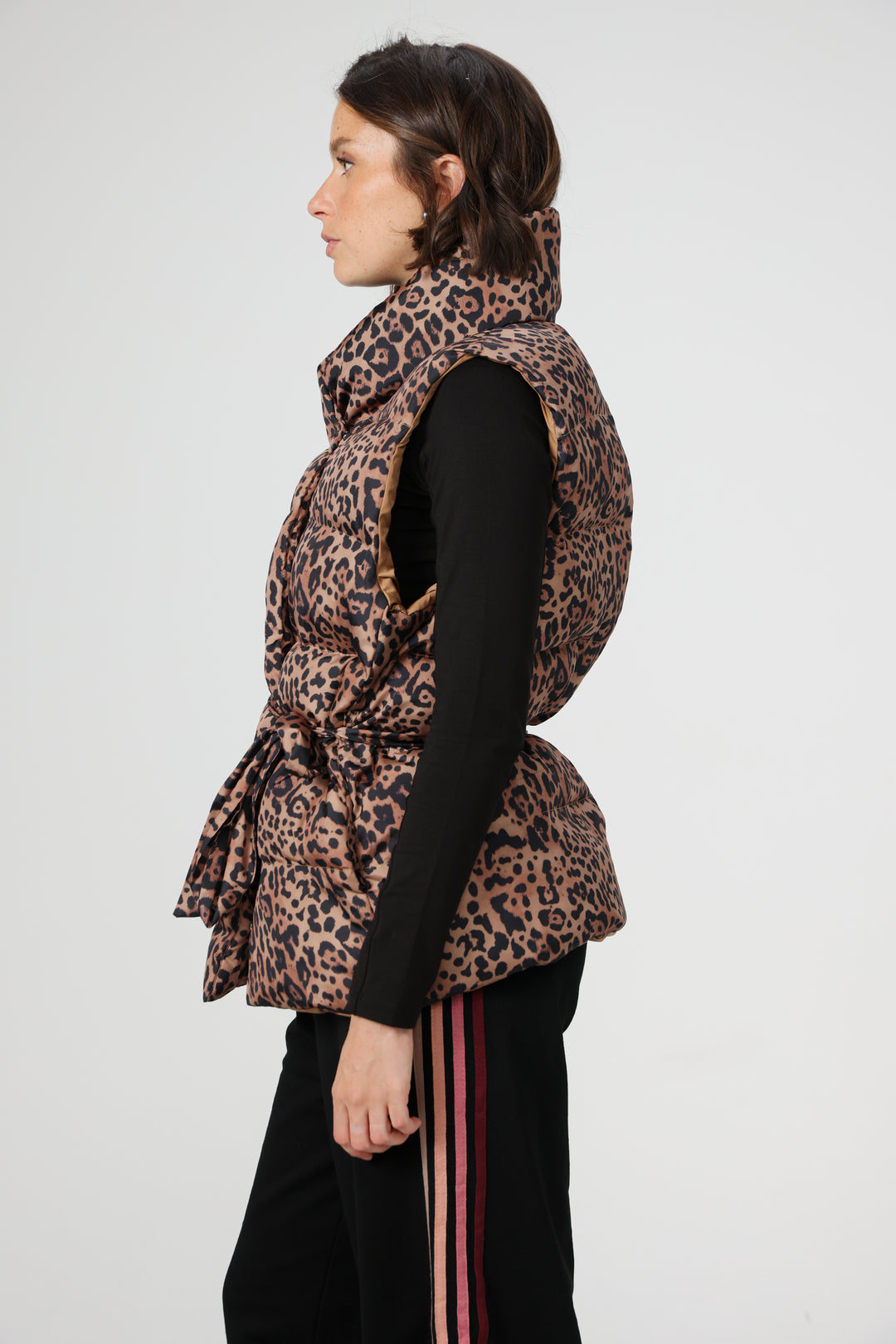 ווסט מנומר לאישה Quilted Leopard Vest