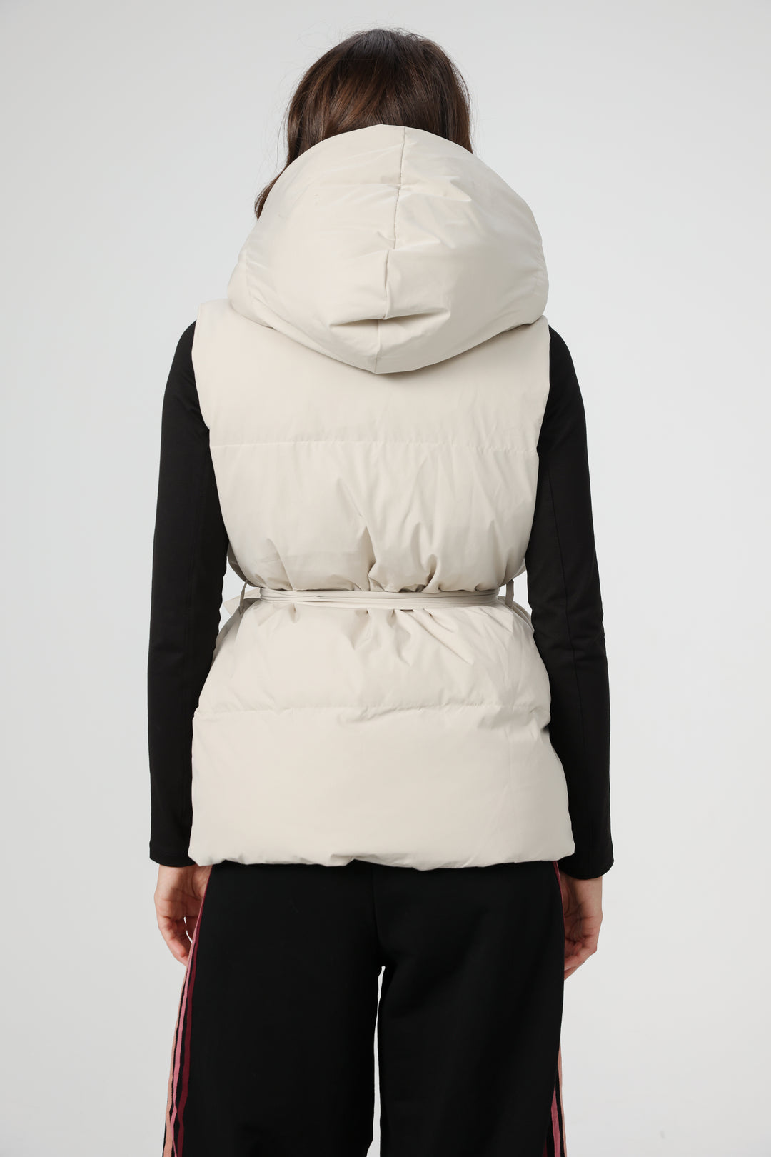 וסט בצבע לבן גב Quilted Cream Vest