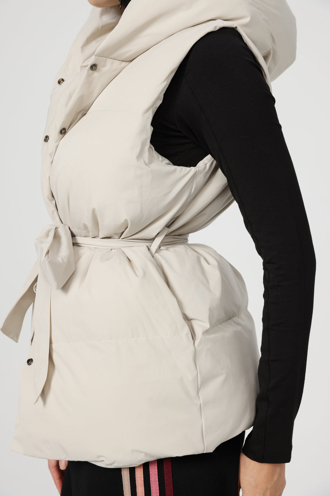 וסט לבן ללא שרוולים Quilted Cream Vest