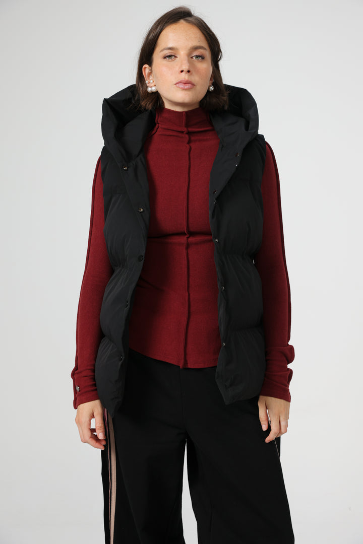 וסט שחור לאישה Quilted Black Vest