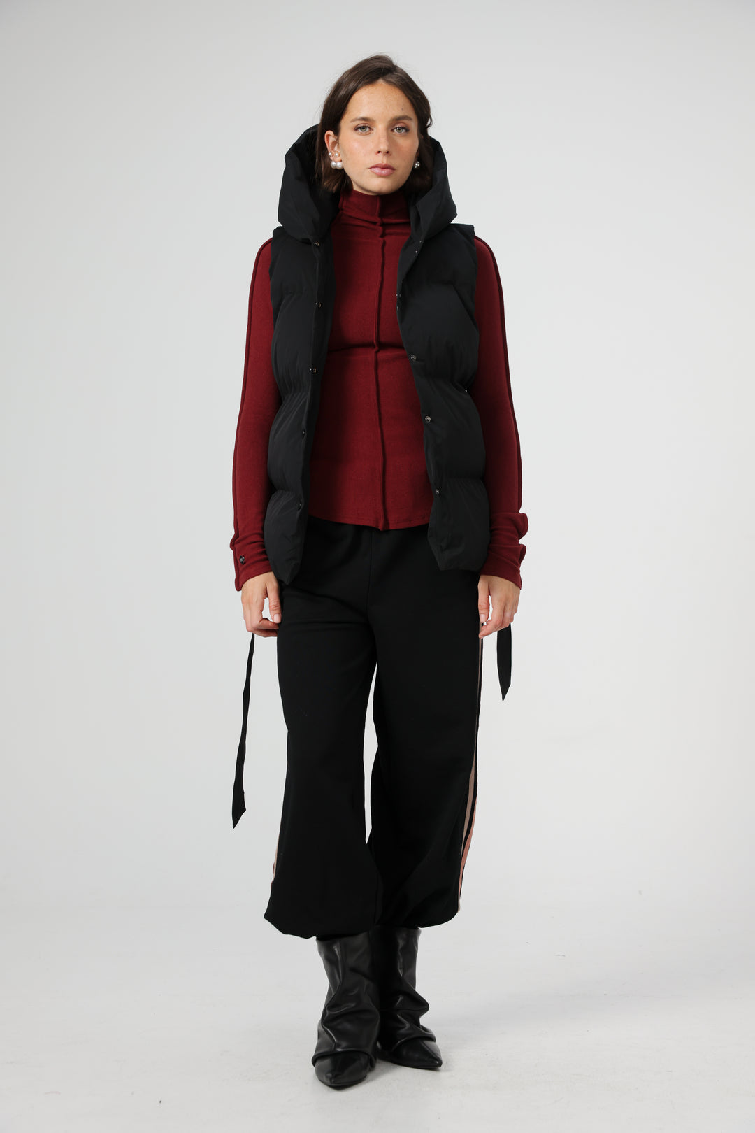 ווסט שחור פתוח Quilted Black Vest