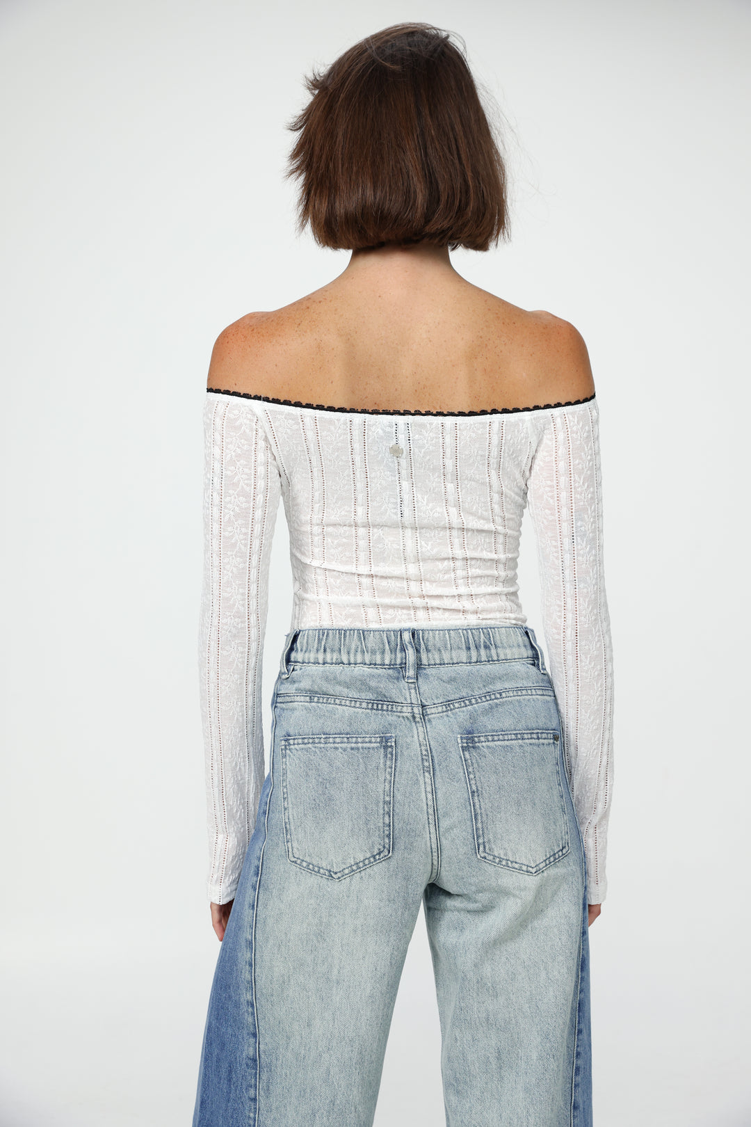 Pointed Cream Mix Off Shoulder Shirt