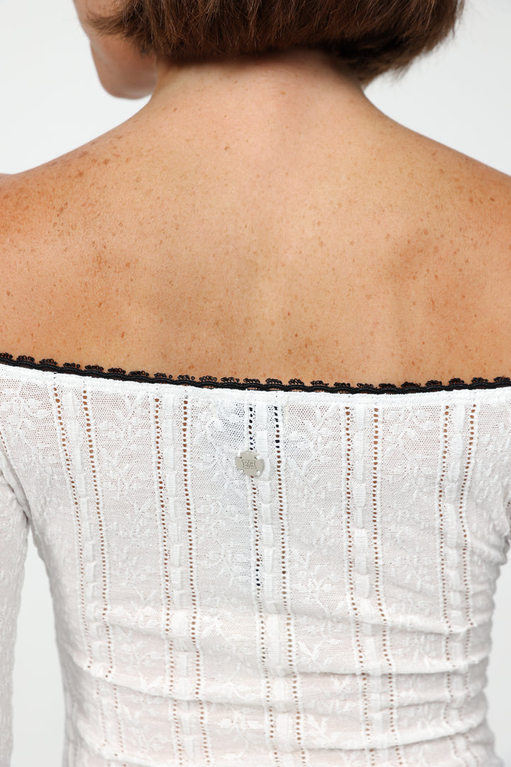 Pointed Cream Mix Off Shoulder Shirt