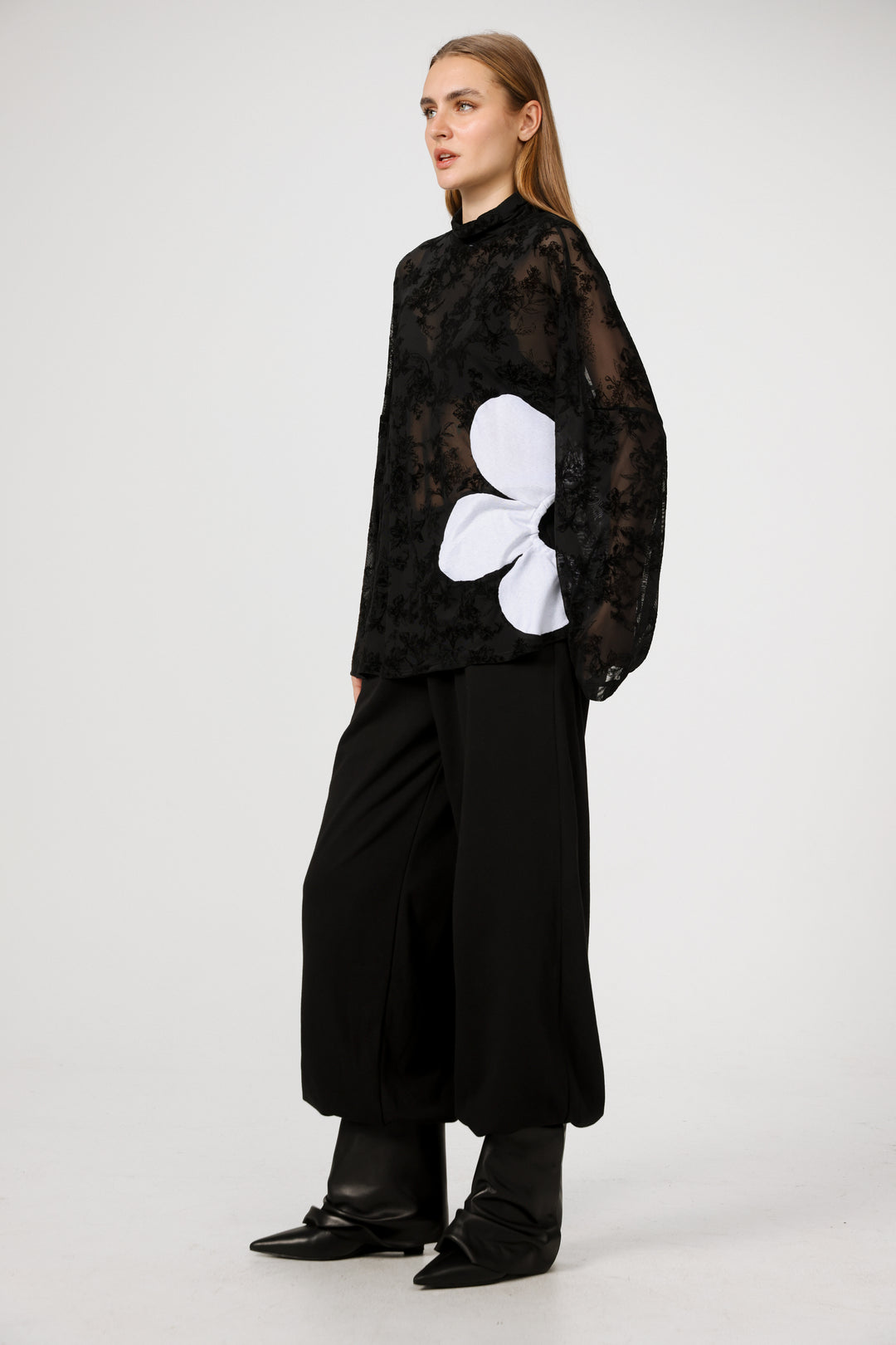 Winding Black Jumper