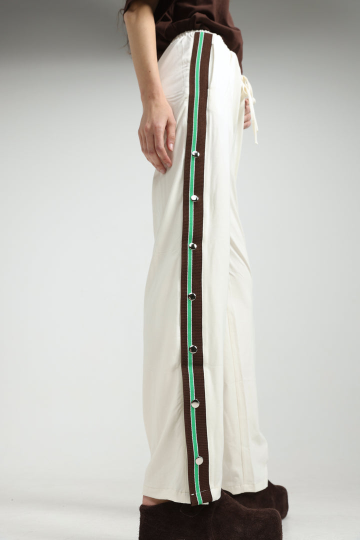 Popper Cream/Green Joggers