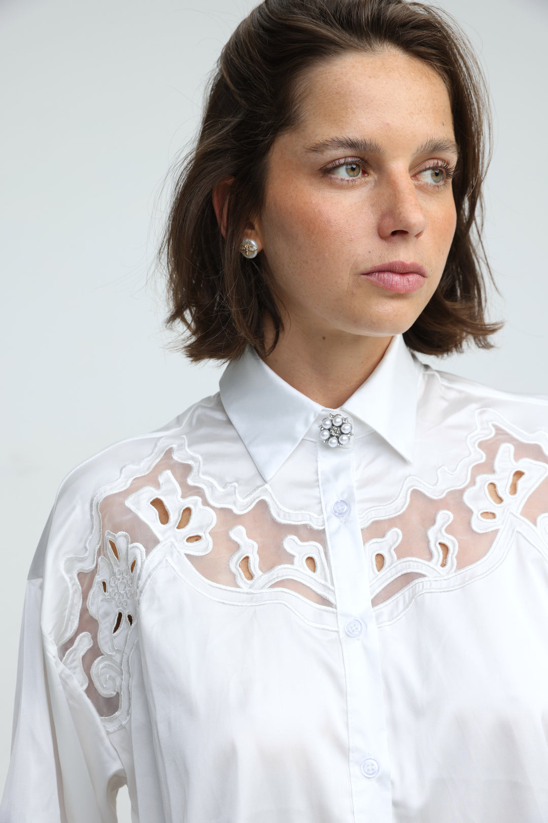 Pearl Crystal Floral Button