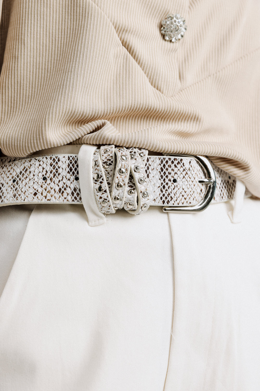 חגורת עור כסופה לנשים Silver Snake Belt