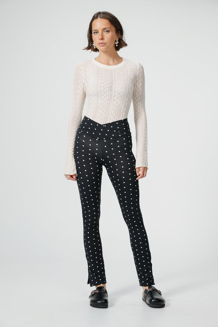 Song Black Dots Leggings