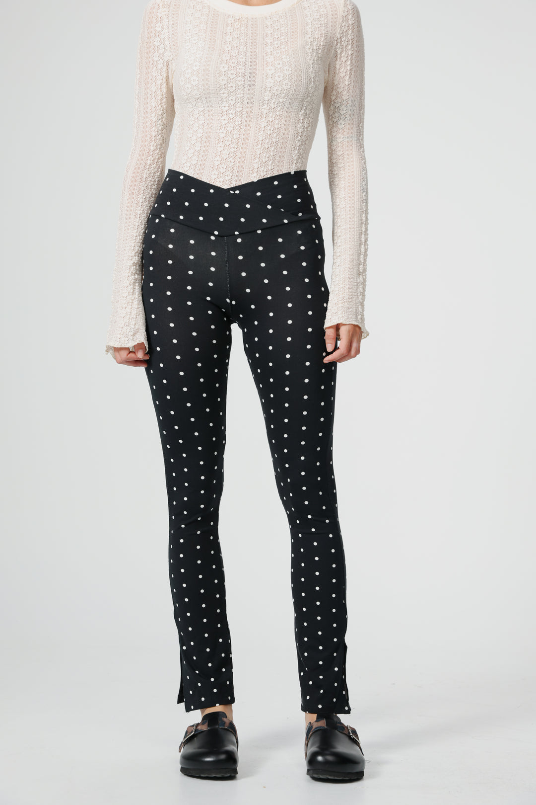 Song Black Dots Leggings