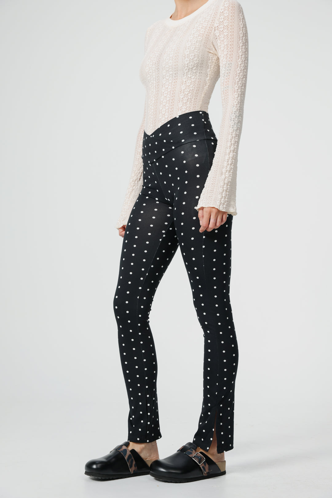 Song Black Dots Leggings