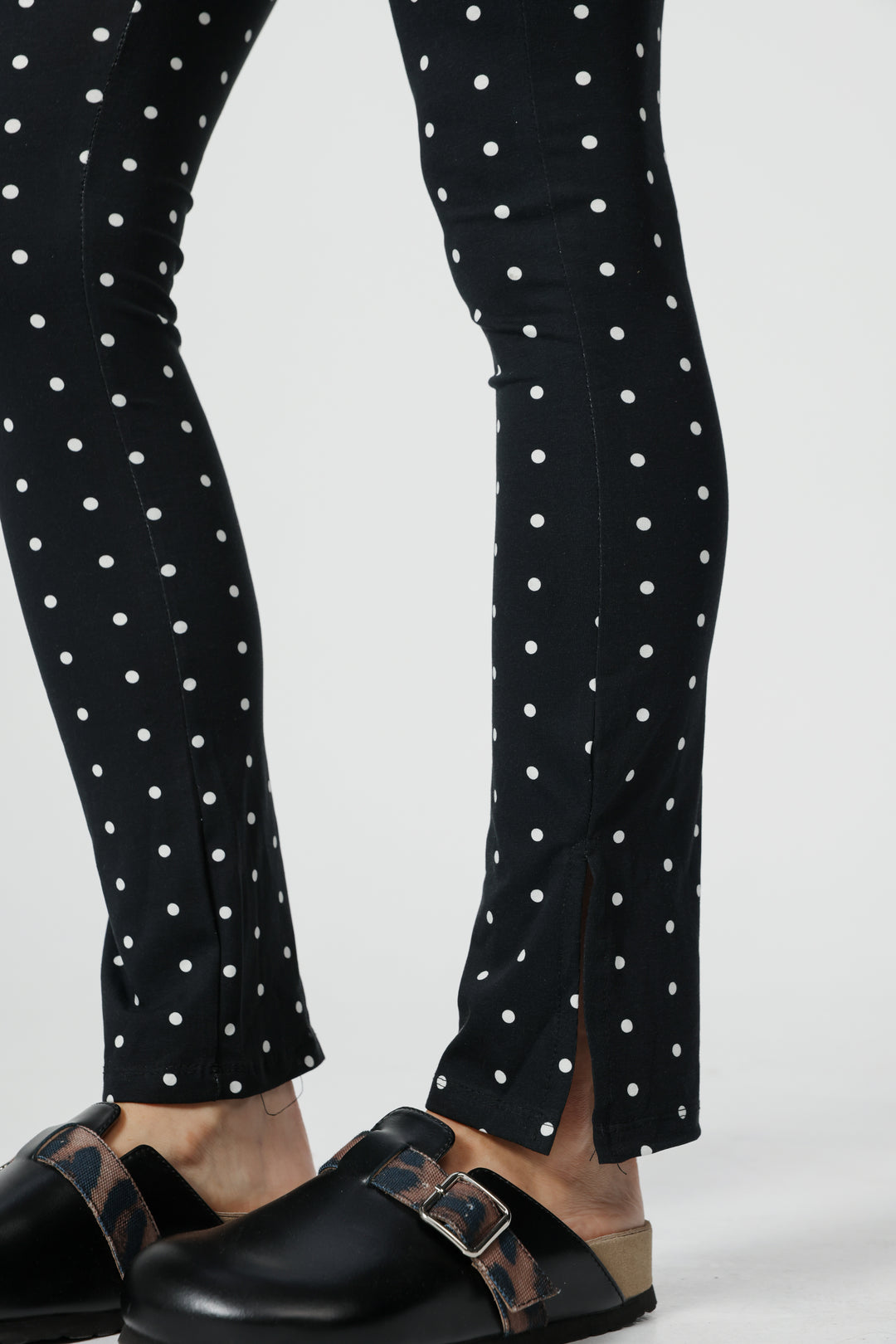 Song Black Dots Leggings