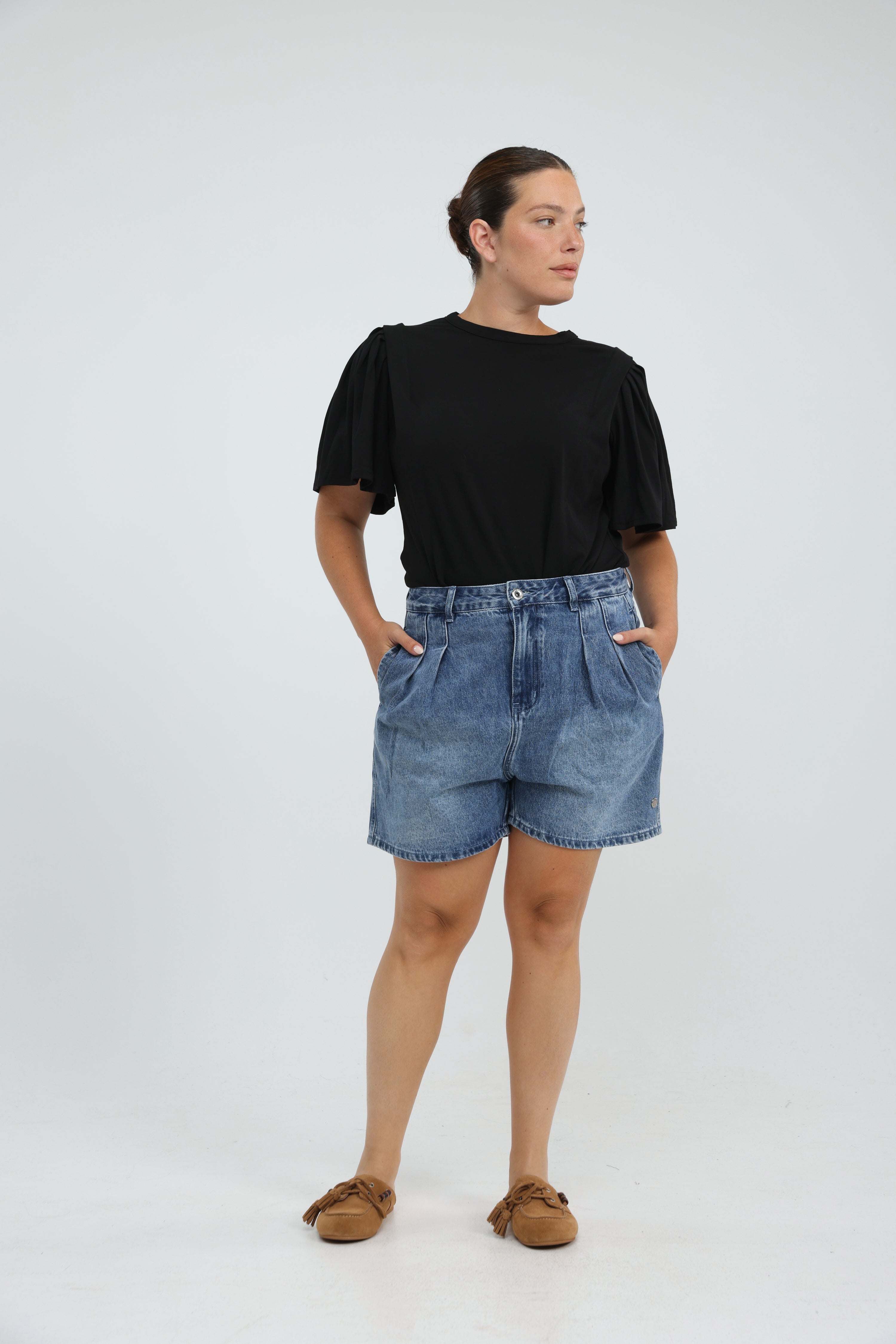 トップス TOWAVASE shortTablier First Black T-Shirt – SEESTARZ