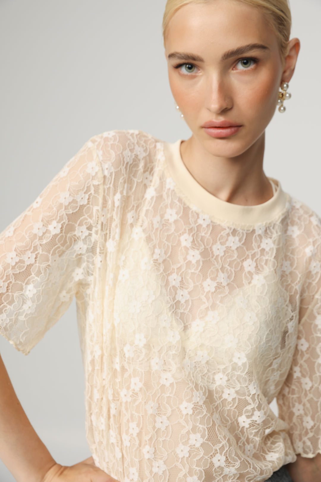 Como Cream Lace T-Shirt