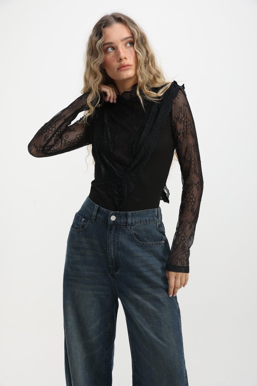 חולצה שחורה עם פאנלים שקופים של תחרה Layered Black Lace Blouse