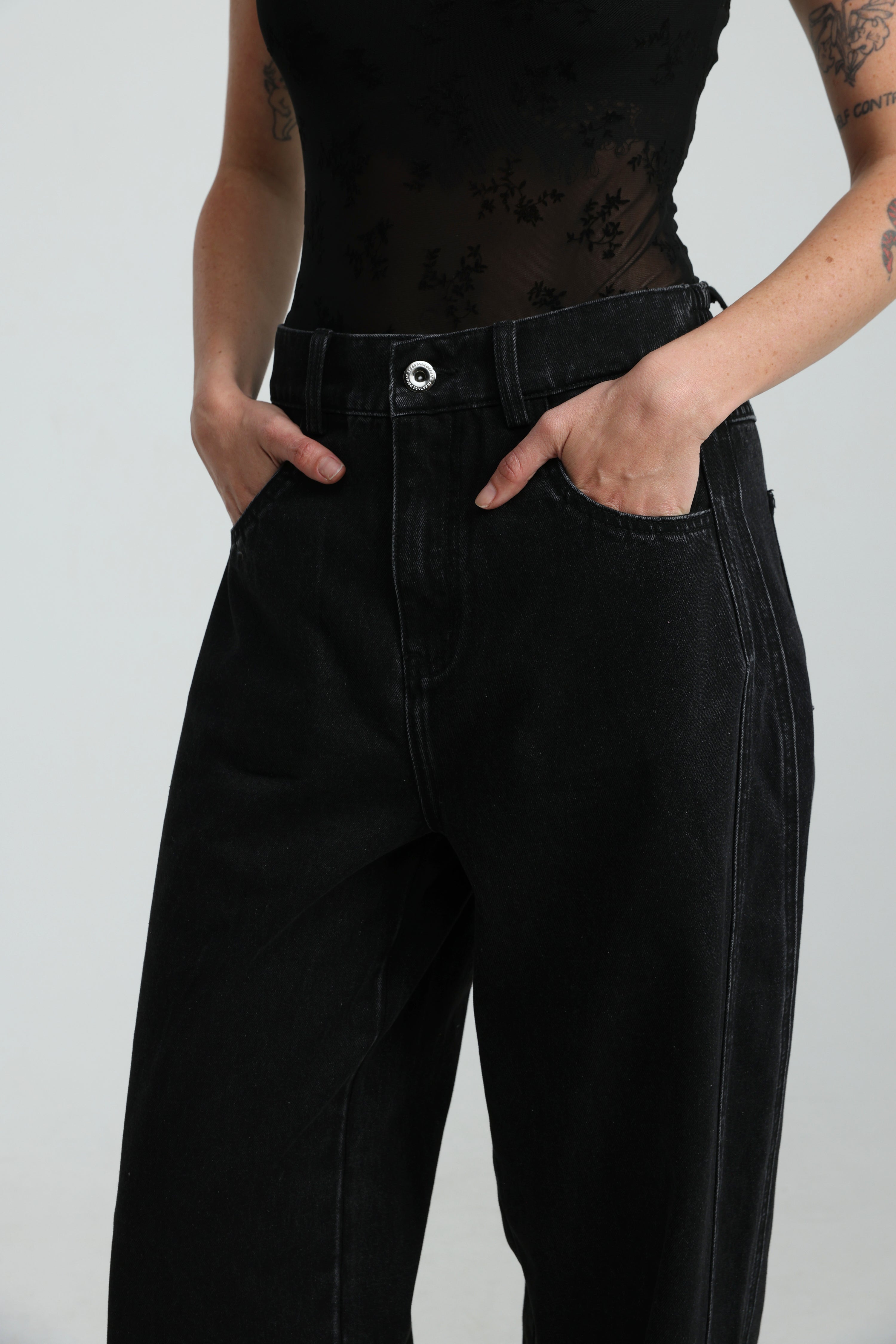 Guri Black Denim – SEESTARZ