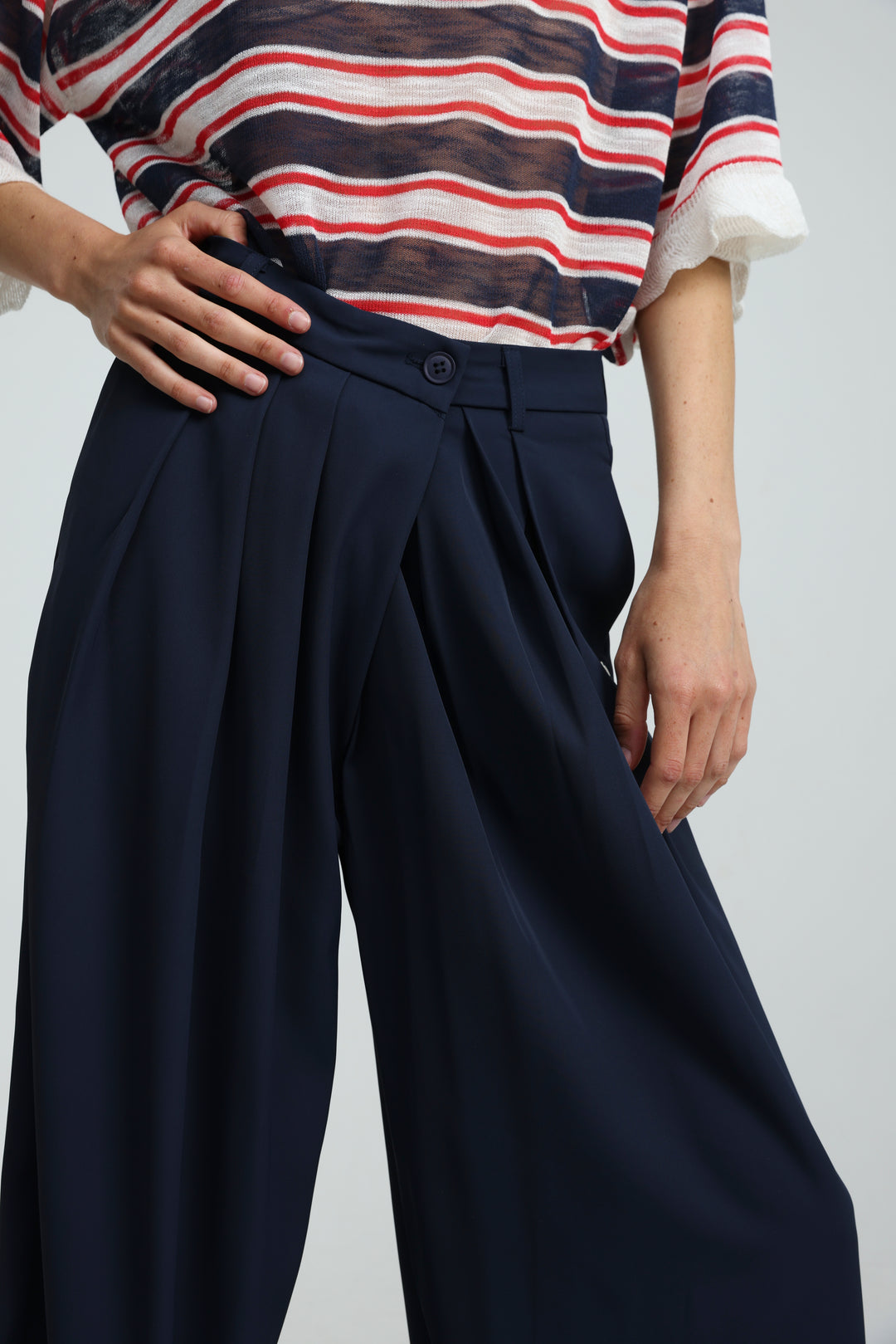 Todi Navy Bottoms