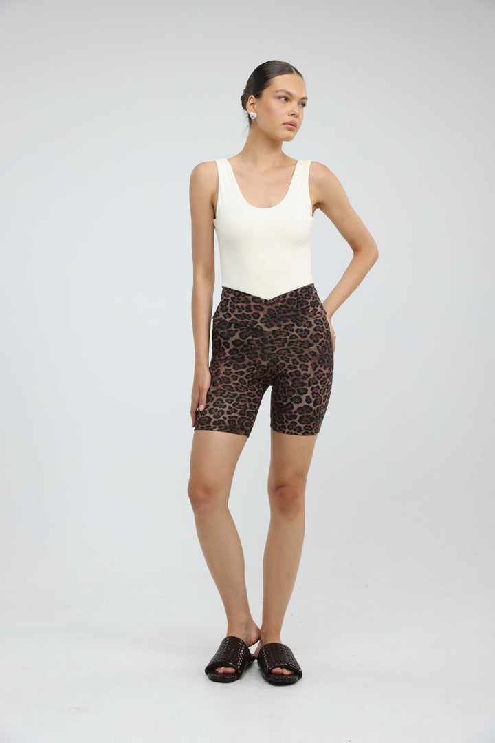 Dani Leopard Short Leggings