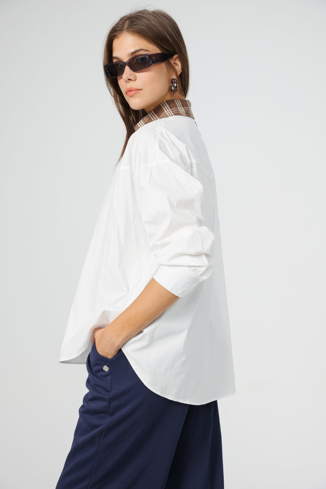 Plaid Collar White Buttoned Shirt