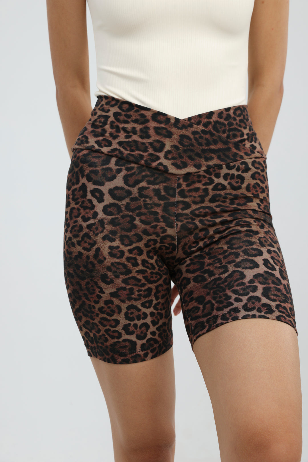 Dani Leopard Short Leggings